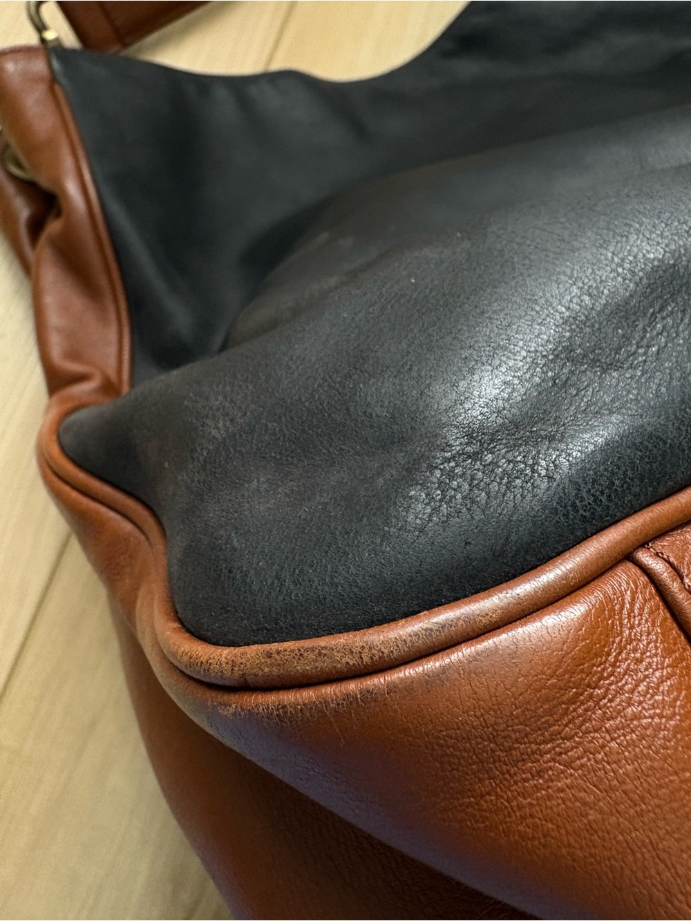 Worth New York 90s Look Hobo Slouchy Black and Brown Leather Shoulder Bag - Picture 11 of 11